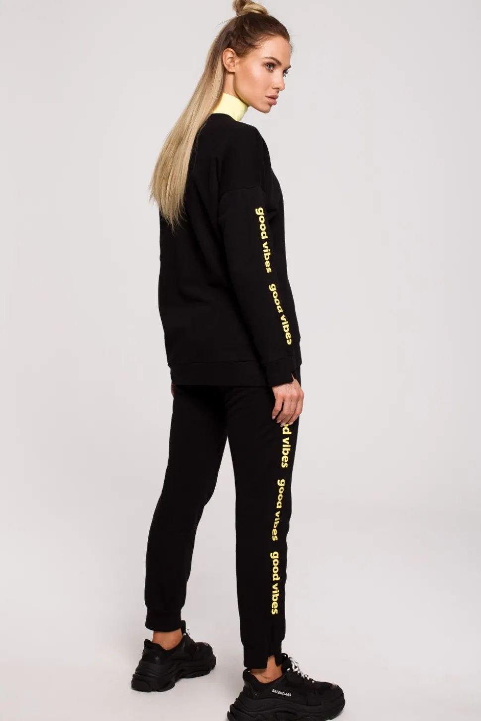 Bluza damska z logo good vibes - czarna