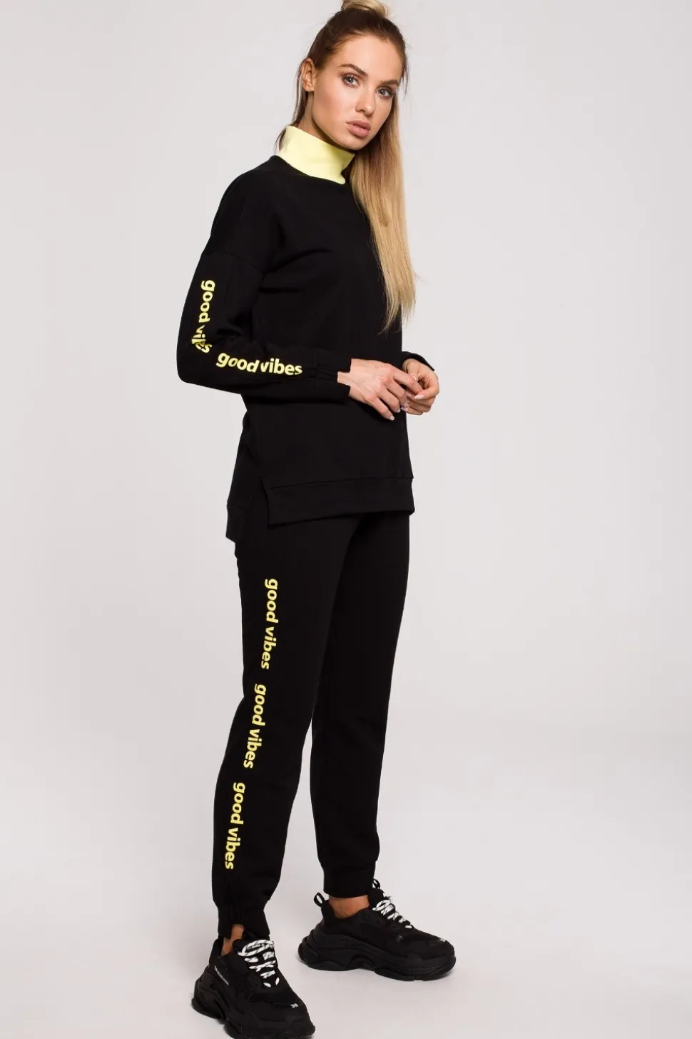 Bluza damska z logo good vibes - czarna