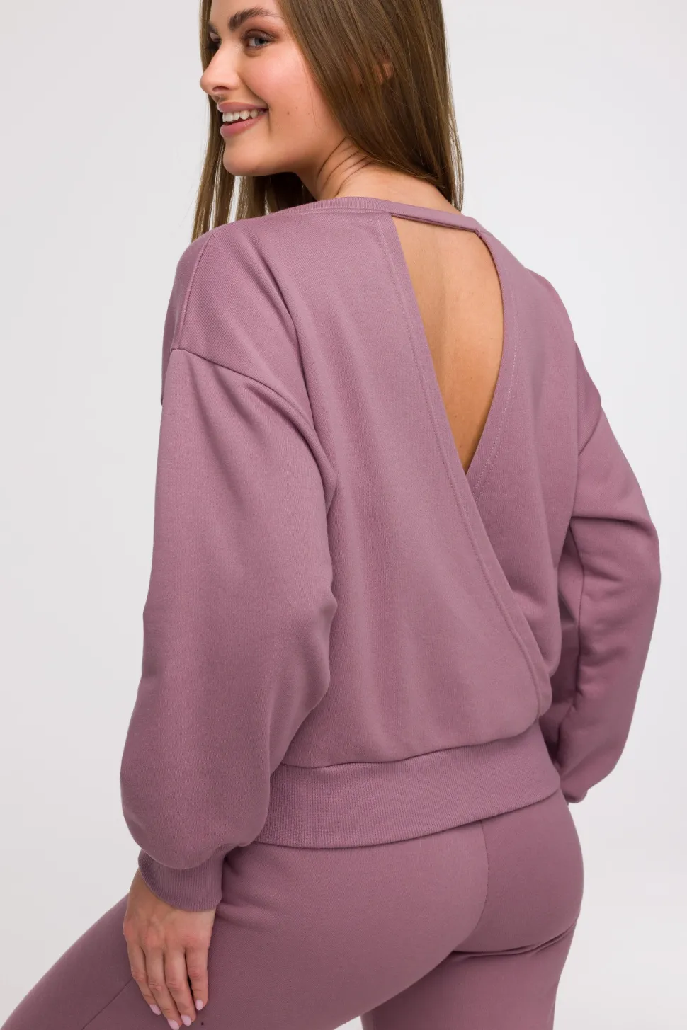 Bluza damska z otwartymi plecami - wrzosowa