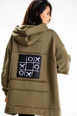 Bluza damska z ozdobnymi naszywkami - khaki