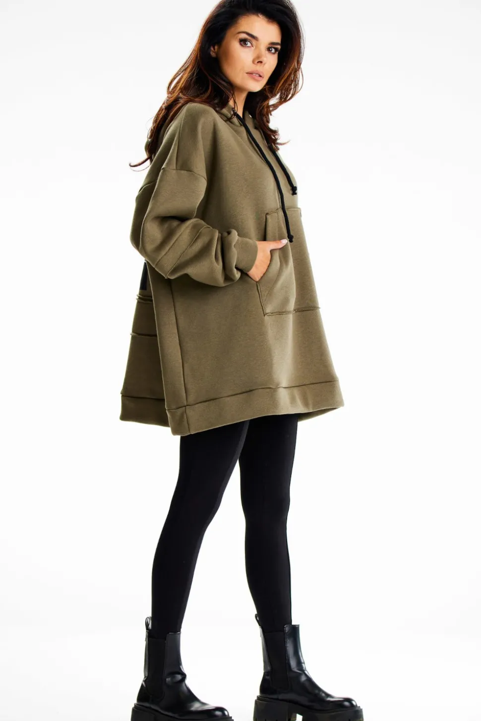 Bluza damska z ozdobnymi naszywkami - khaki
