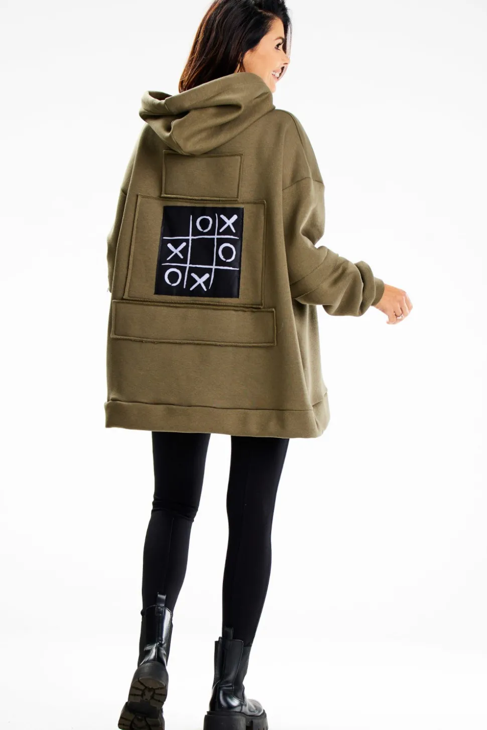 Bluza damska z ozdobnymi naszywkami - khaki