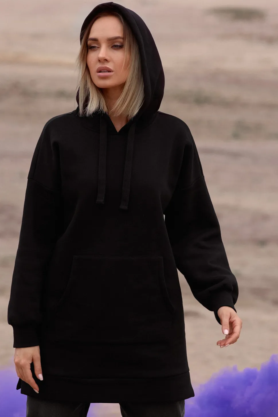 Bluza oversize z kieszenią typu kangurek - czarna
