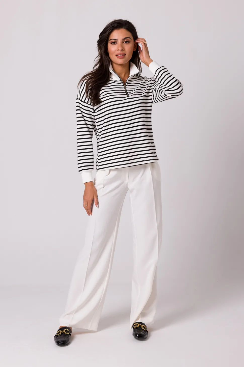 Bluza w paski z wysokim kołnierzem - model 1