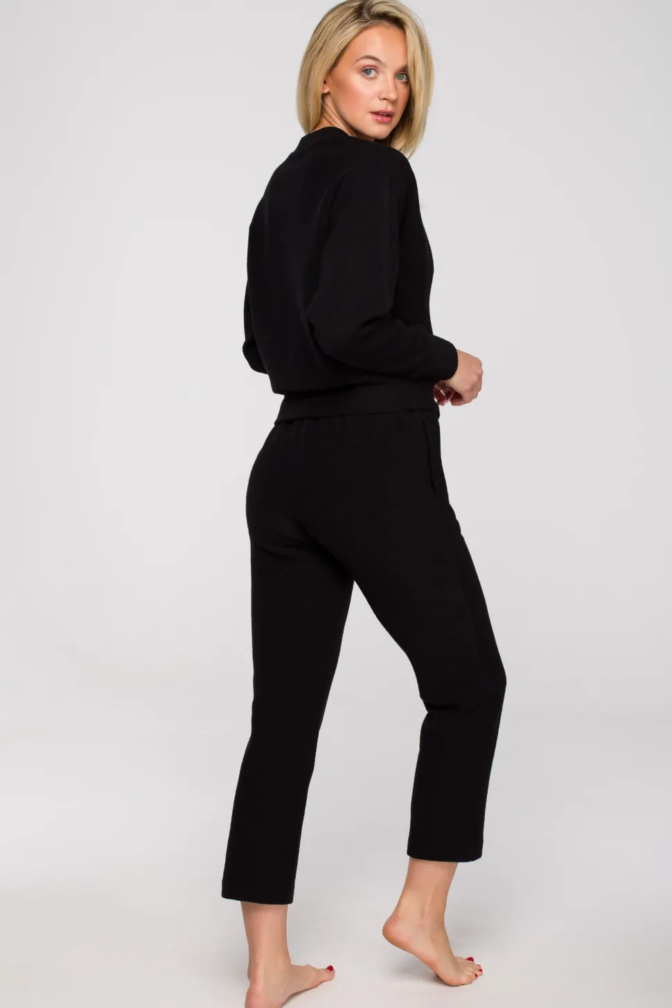 Bluza z kopertowym dekoltem - czarna