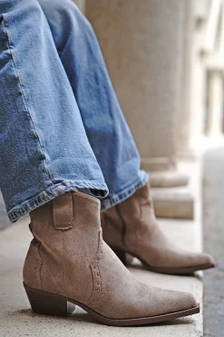 Buty do kostek na grubym obcasie Abner - beżowe