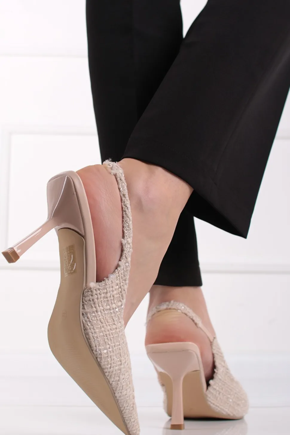 Czółenka slingback na cienkim obcasie Natalia - beżowe