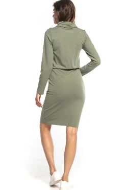 Dzianinowa sukienka z kieszeniami - khaki