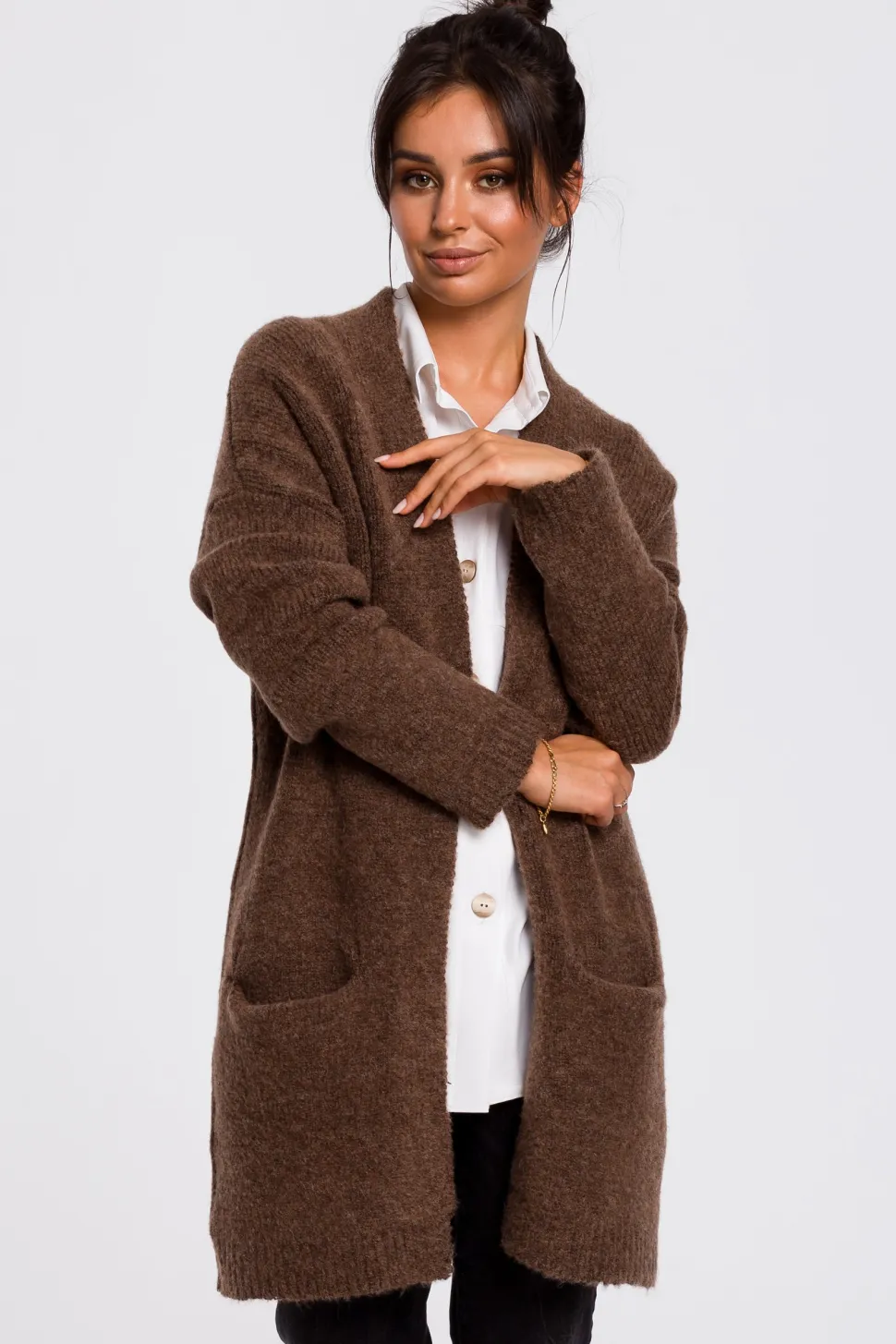 Kardigan gładki z kieszeniami - karmelowy