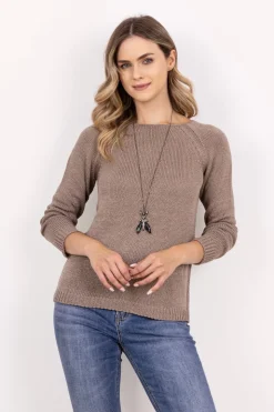 Klasyczny sweter z dekoltem w łódkę – mocca