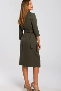 Kopertowa sukienka z paskiem w talii - khaki OUTLET