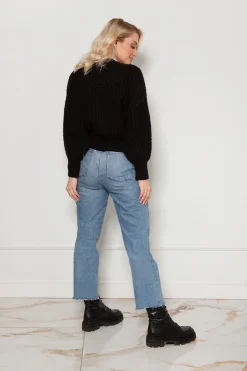 Krótki sweter bez zapięcia - czarny