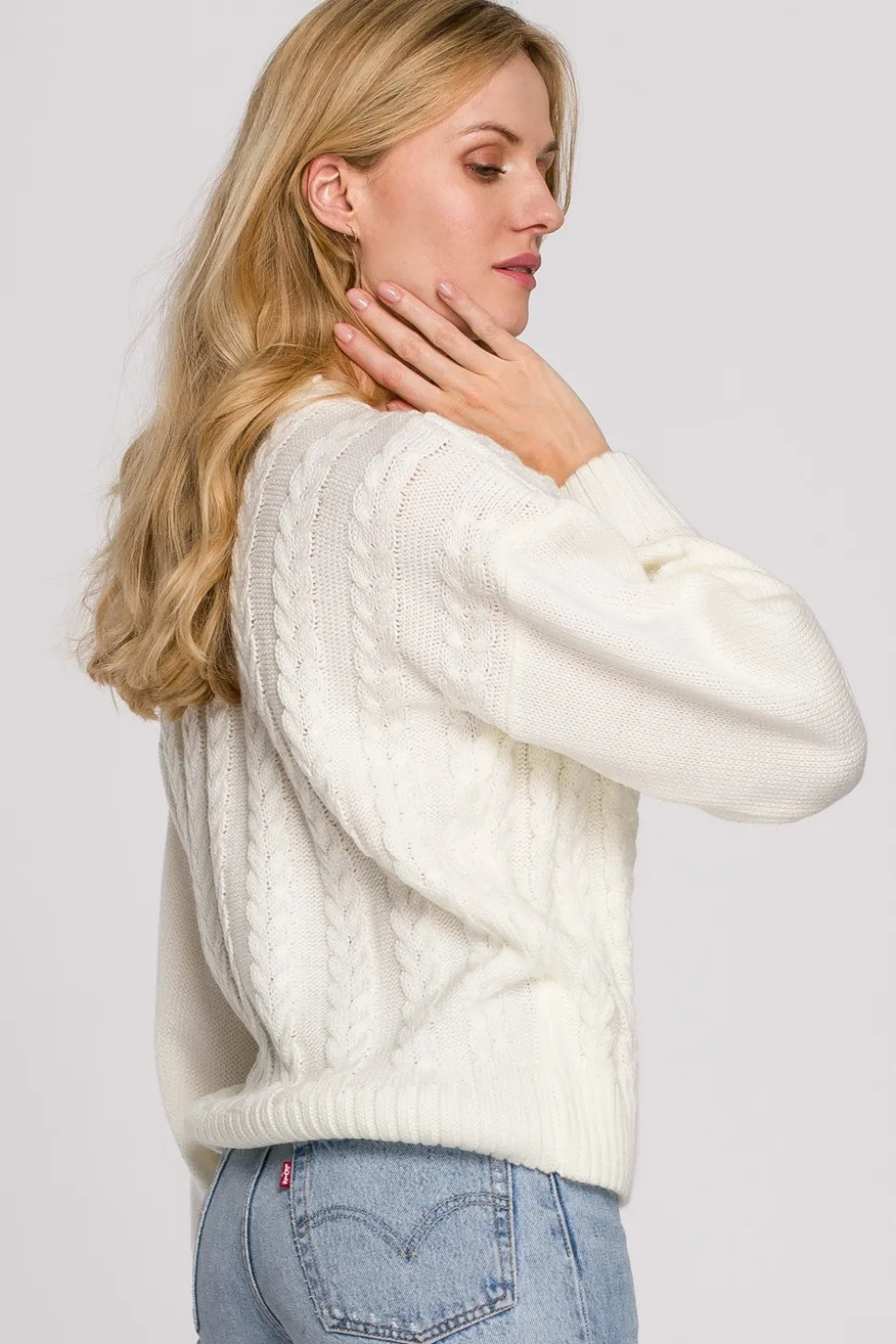 Krótki sweter na zakładkę - ecru