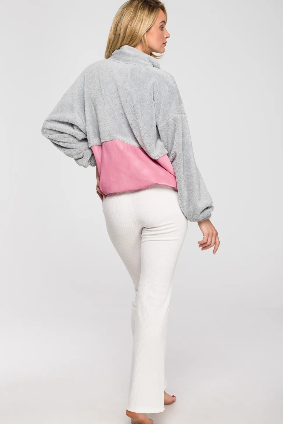 Luźna bluza pluszowa z kieszenią - model 2