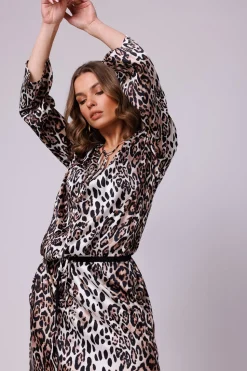 Luźna sukienka z szerokimi rękawami - model 2