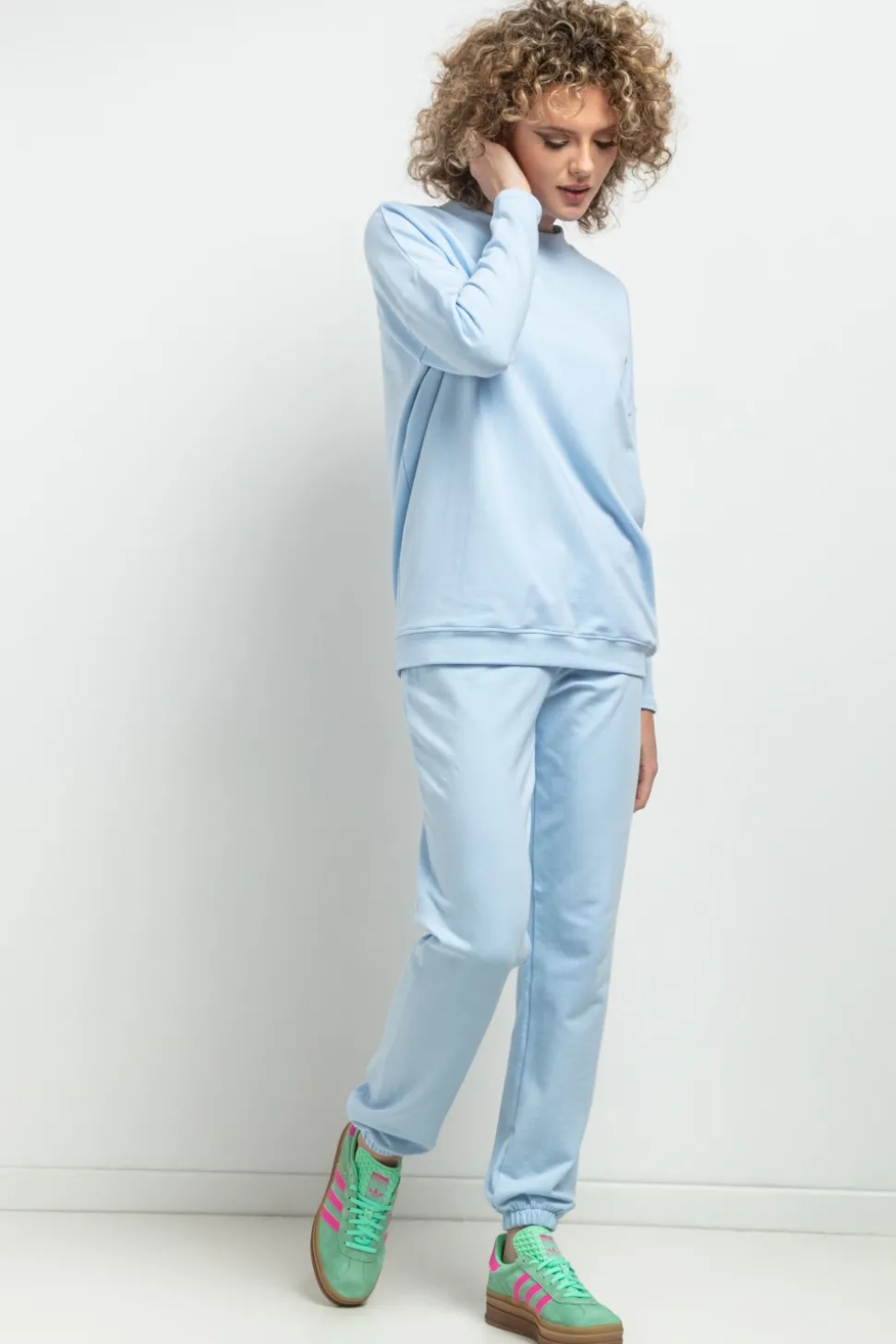 Prosta bluza dresowa - jasnoniebieska