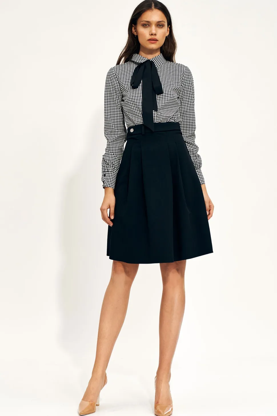 Rozkloszowana spódnica midi - czarna