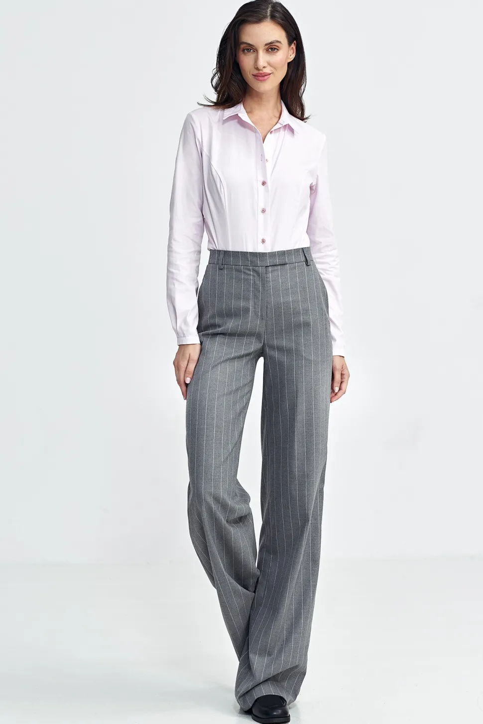 Spodnie bootcut z szerokimi nogawkami – szare
