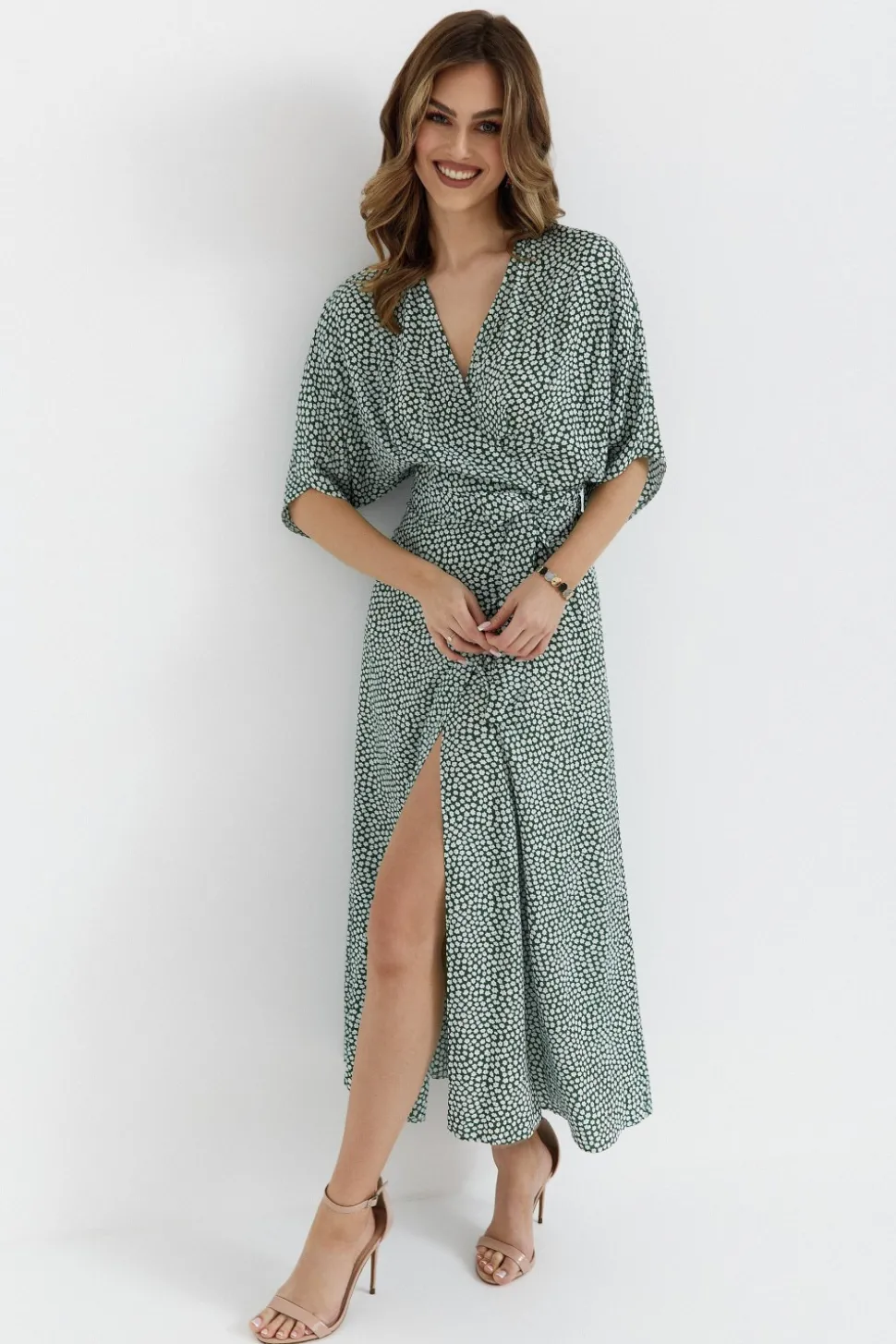 Sukienka maxi wiązana w pasie - model 1