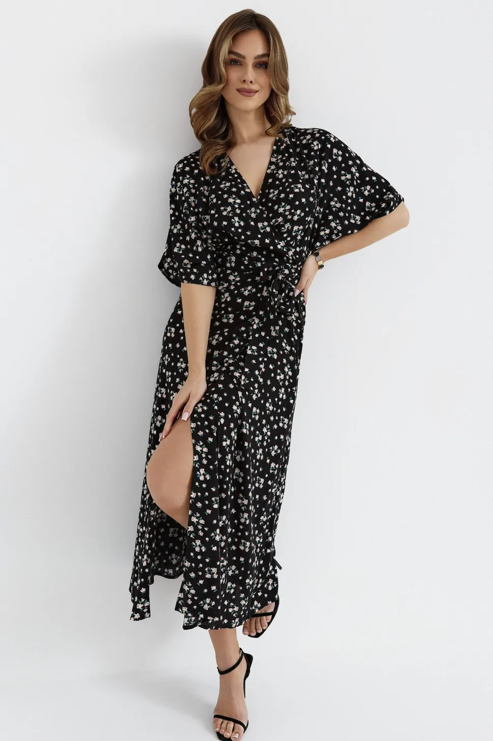 Sukienka maxi wiązana w pasie - model 8