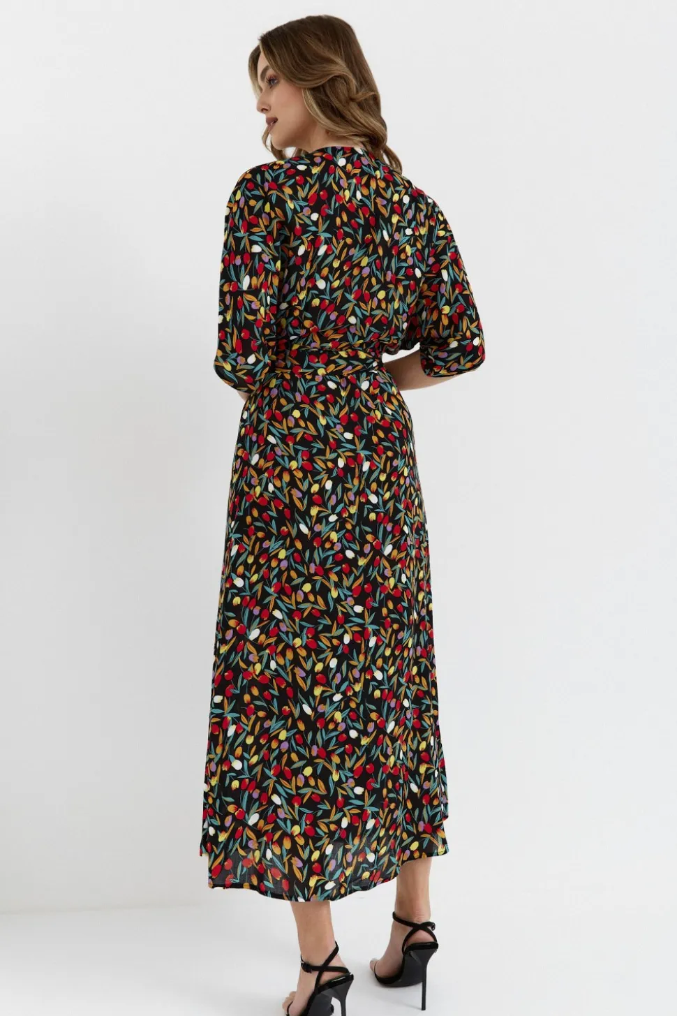 Sukienka maxi wiązana w pasie - model 6