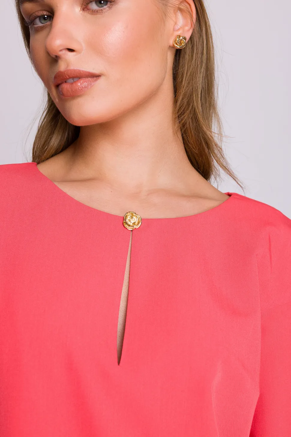 Sukienka o luźnym fasonie z łezką w dekolcie - koralowa