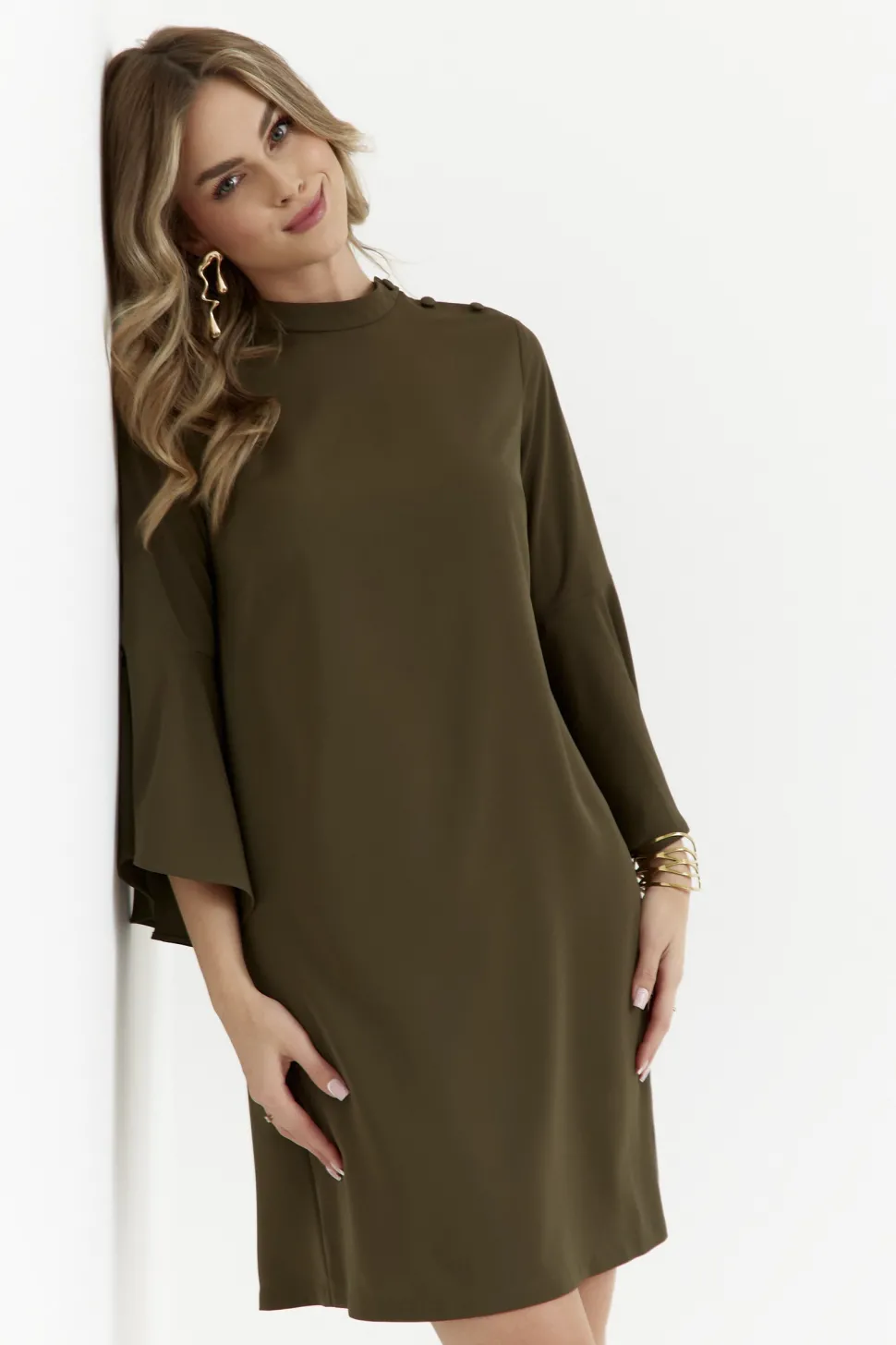 Sukienka trapezowa z szerokimi rękawami - khaki