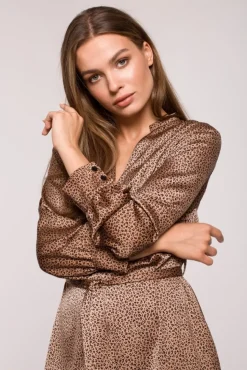 Sukienka z dekoltem V i wiązanym paskiem - model 2