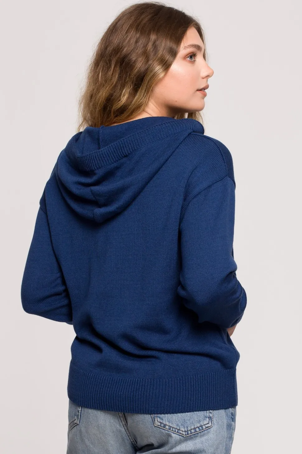 Sweter damski z kapturem - granatowy