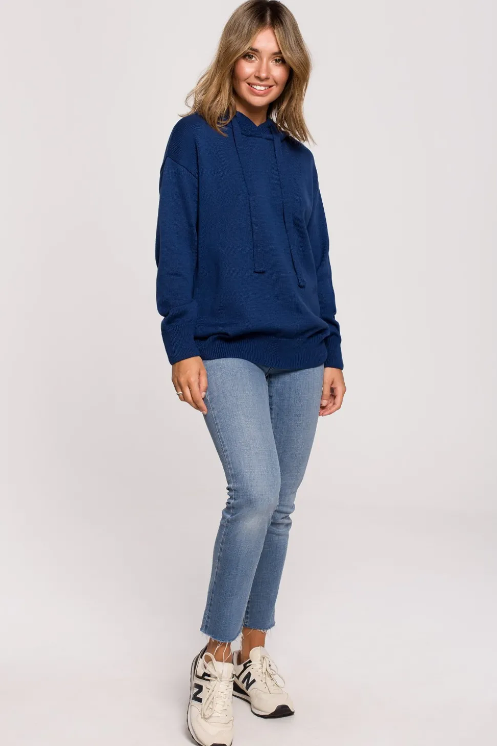Sweter damski z kapturem - granatowy