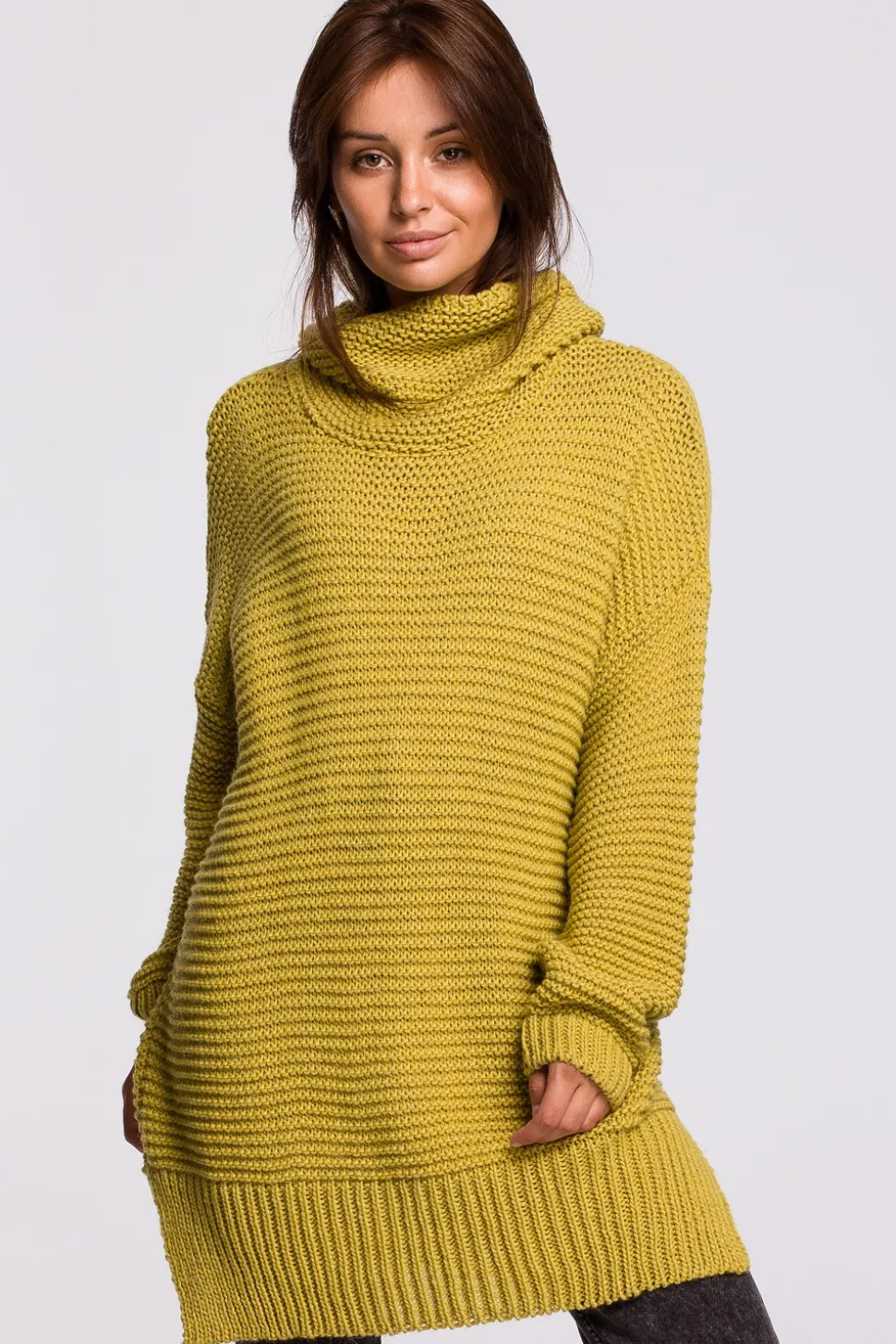 Sweter oversize z golfem - limonkowy