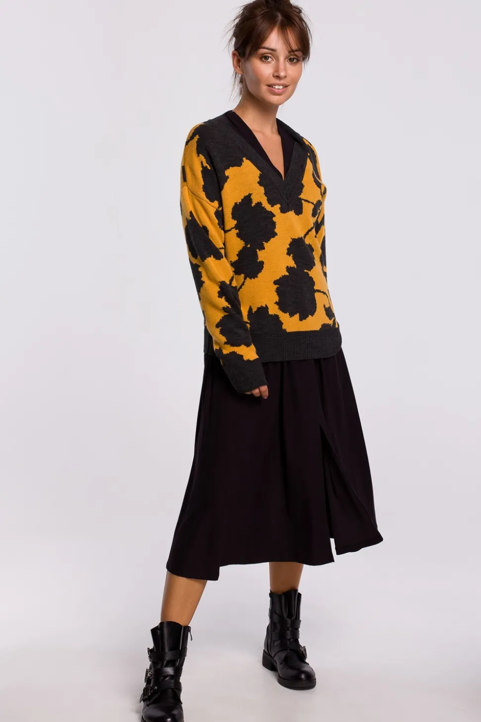 Sweter w kwiaty - model 3
