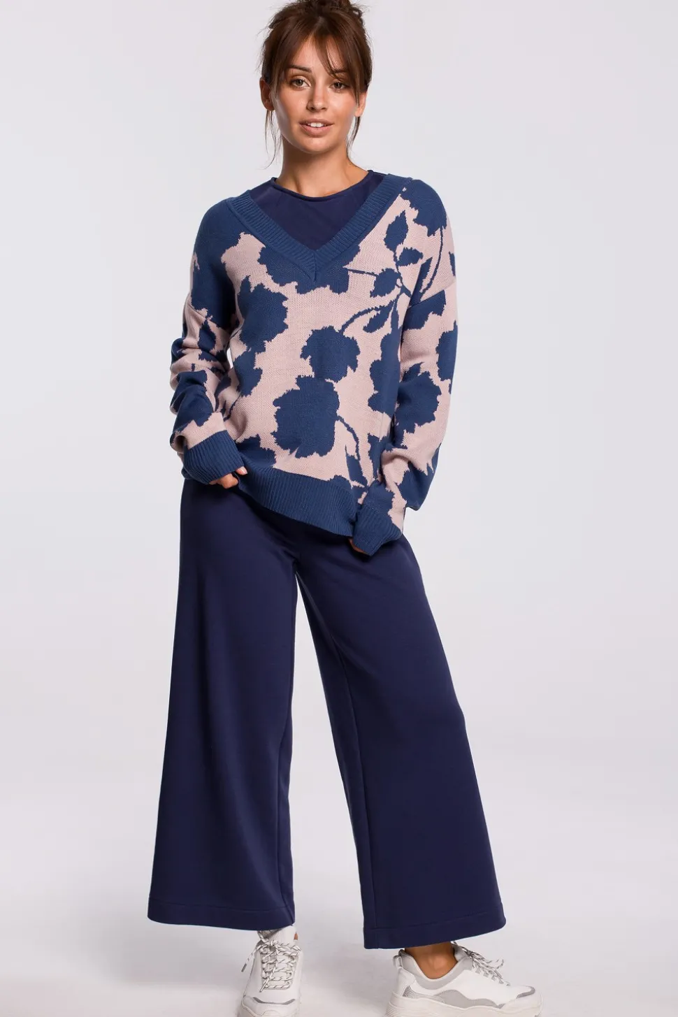 Sweter w kwiaty - model 2