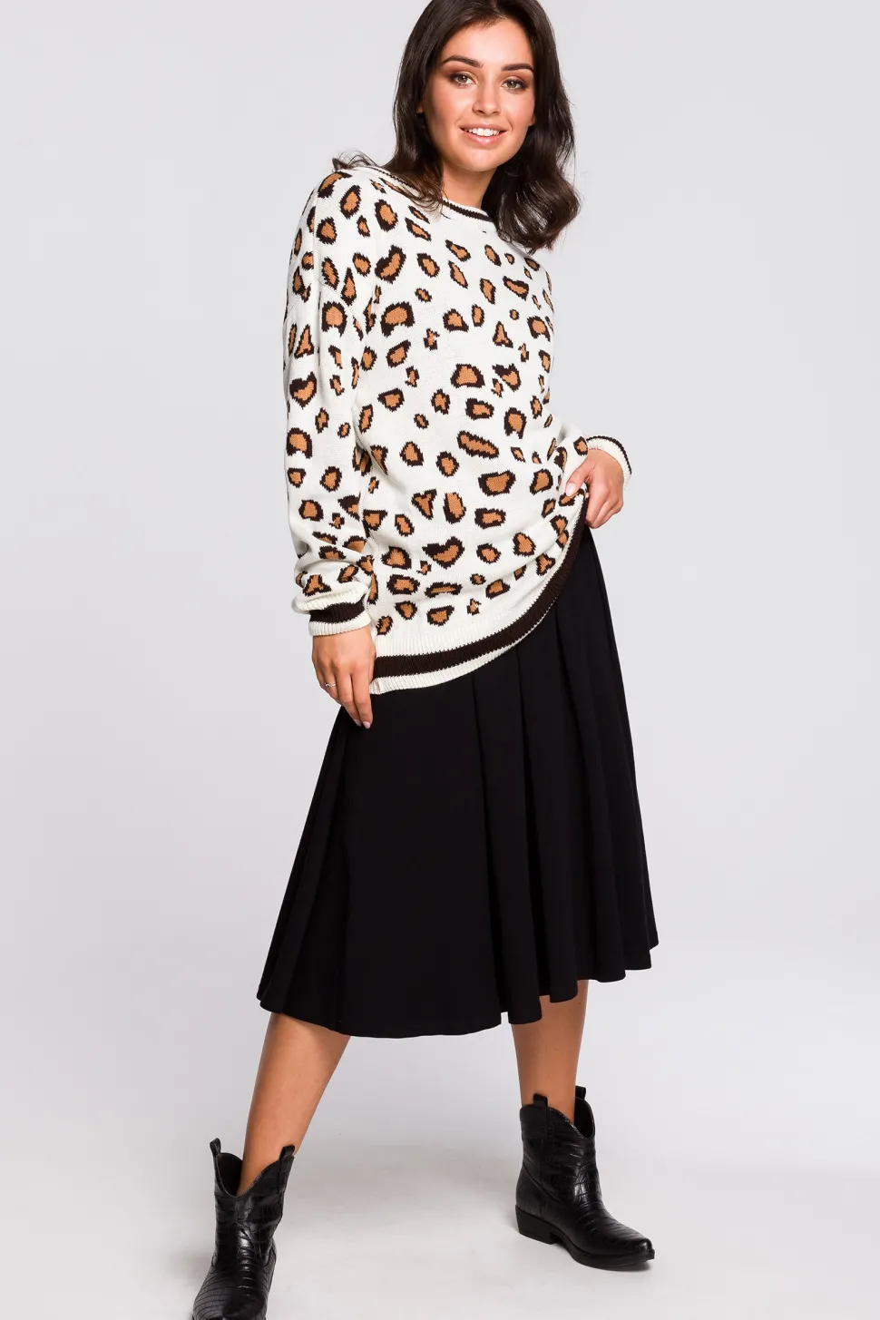 Sweter w lamparcie cętki - model 2