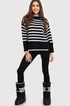Sweter w paski z opuszczoną linią ramienia - czarny