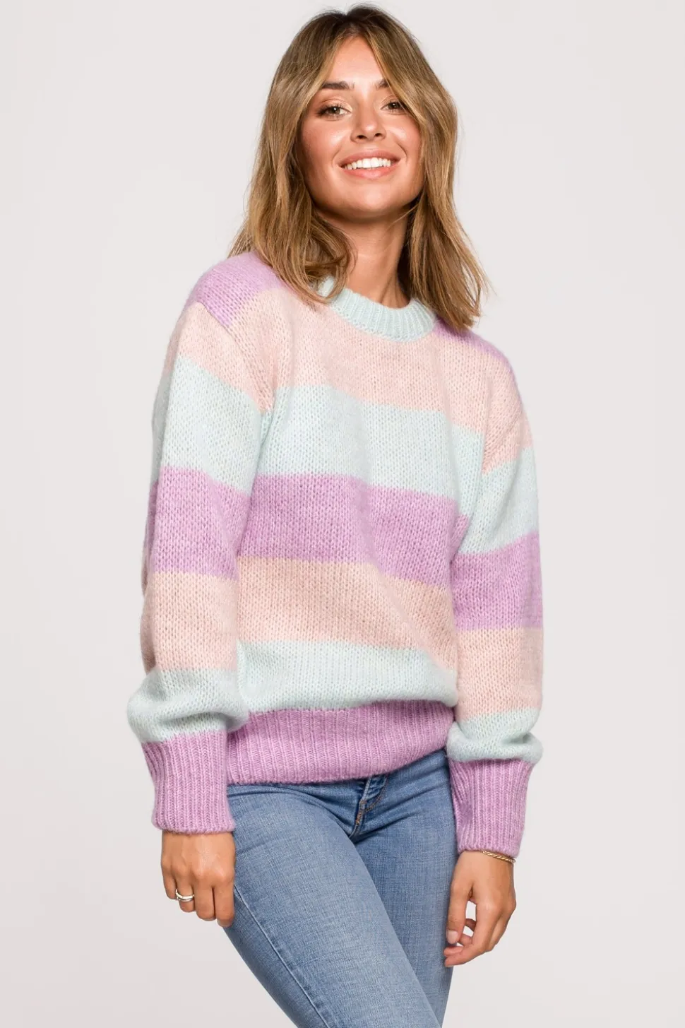 Sweter w pasy wielokolorowe - model 1