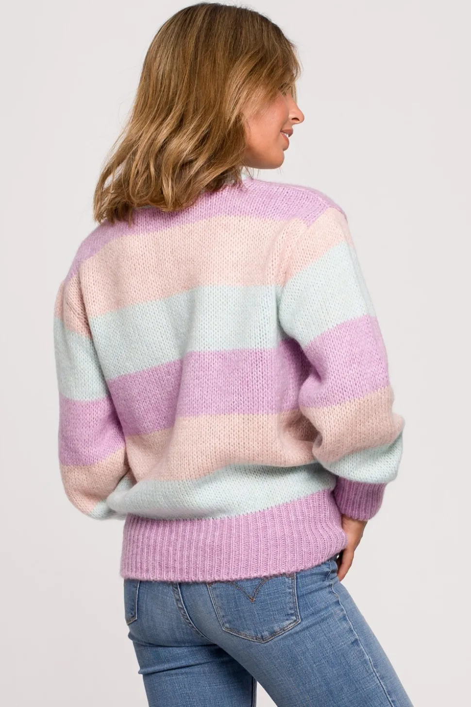 Sweter w pasy wielokolorowe - model 1