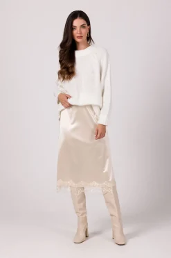 Sweter z nietoperzowymi rękawami - biały