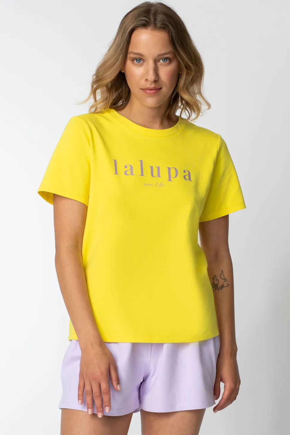 T-shirt z nadrukiem z przodu - żółty