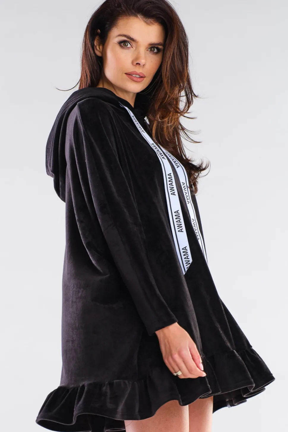 Welurowa bluza oversize z falbanką - czarna