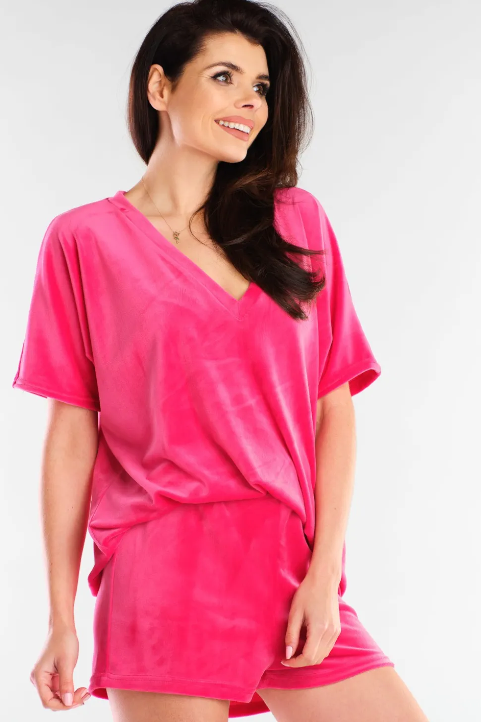 Welurowa koszulka z dekoltem typu V - różowa
